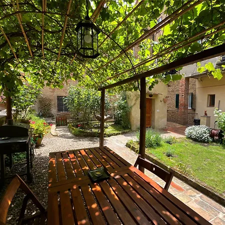 Il Cantuccio Di Vittorio - With Private Garden In The Heart Of * 볼테라