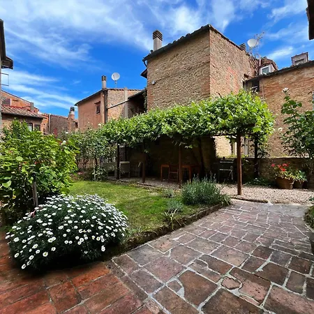 Il Cantuccio Di Vittorio - With Private Garden In The Heart Of 아파트 볼테라